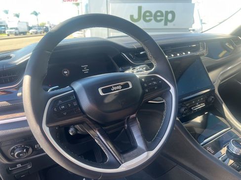 Used 2022 Jeep Grand Cherokee Limited 4xe w/ Luxury Tech Group II image 18