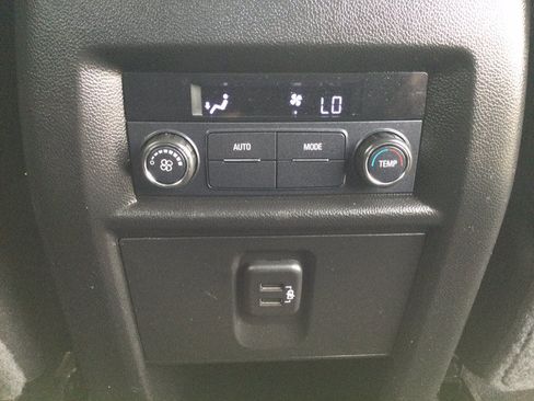 Used 2019 Chevrolet Traverse LT AWD/4WD image 26