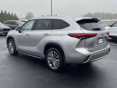 Used 2020 Toyota Highlander Platinum image 4