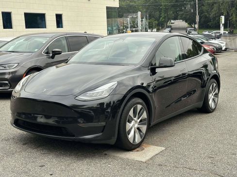Used 2021 Tesla Model Y Long Range AWD/4WD image 7