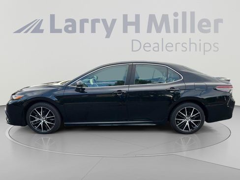 Used 2024 Toyota Camry SE FWD image 2