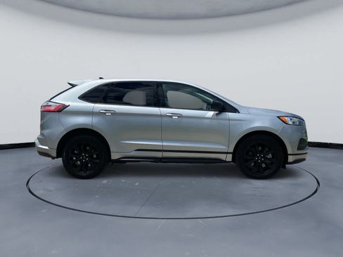Used 2023 Ford Edge SE w/ Black Appearance Package AWD/4WD image 7
