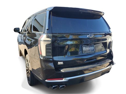Used 2026 Chevrolet Tahoe High Country AWD/4WD image 3