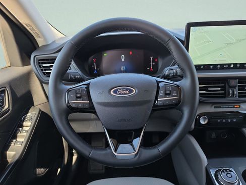 Used 2025 Ford Escape SE image 20