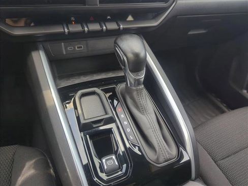 Used 2024 Chevrolet Colorado LT w/ LT Convenience Package RWD image 9