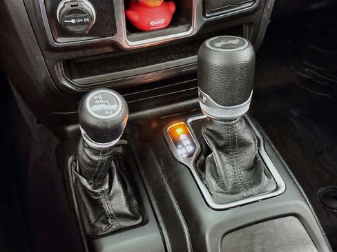 Used 2021 Jeep Wrangler Unlimited Sport AWD/4WD image 17