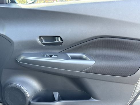 Used 2025 Nissan Kicks Play S image 10