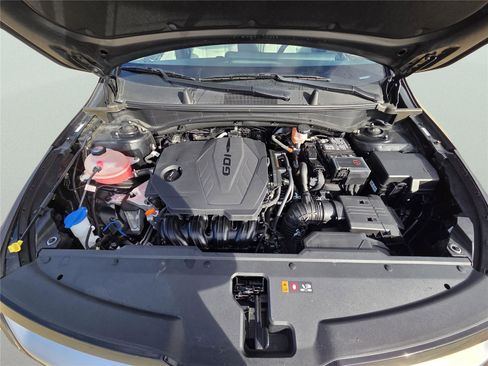 Used 2024 Kia Sportage EX image 9