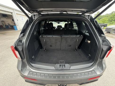 Used 2025 Ford Explorer ST-Line w/ ST-Line Street Pack AWD/4WD image 24