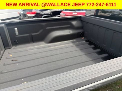 Used 2021 Jeep Gladiator Overland w/ Popular Equipment Package AWD/4WD image 6