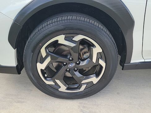 Used 2023 Subaru Crosstrek 2.5i Limited w/ Moonroof Package image 3