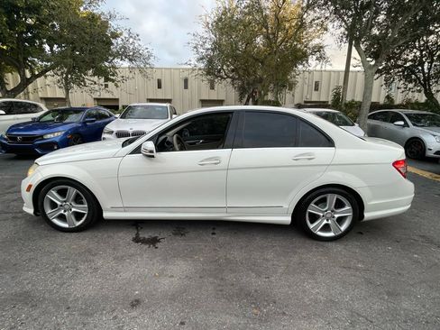 Used 2010 Mercedes-Benz C 300 Sedan image 7