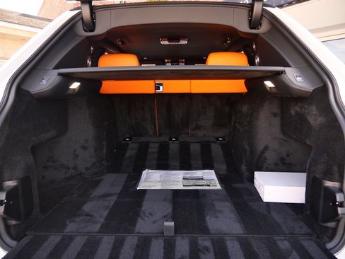 Certified 2024 Rolls-Royce Cullinan AWD/4WD image 27