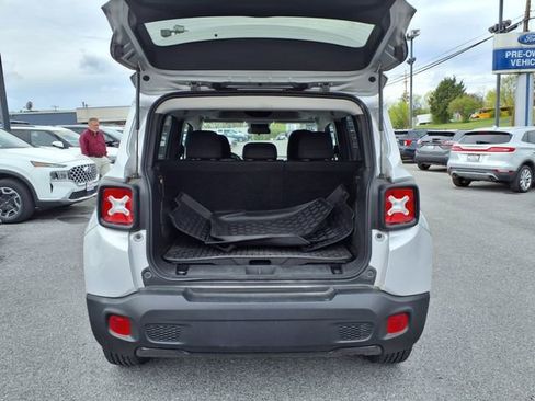 Used 2019 Jeep Renegade Altitude w/ Quick Order Package 2XM image 7