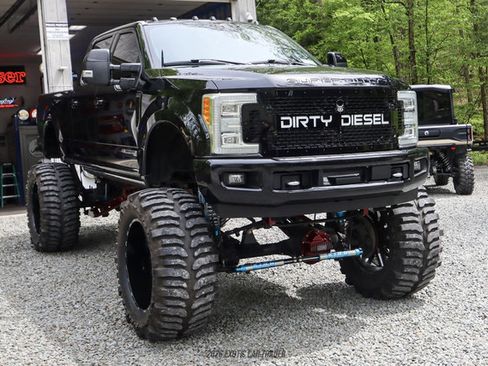 Used 2017 Ford F250 Platinum w/ Platinum Ultimate Package AWD/4WD image 12