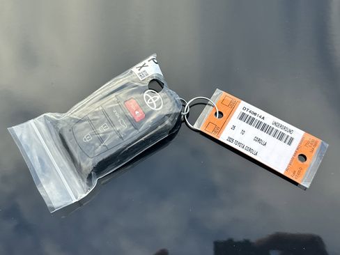 Used 2025 Toyota Corolla SE image 35