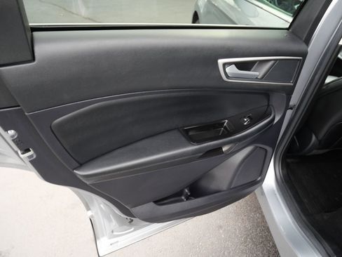 Used 2020 Ford Edge SEL w/ Convenience Package image 17