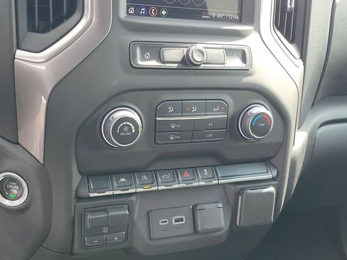 Used 2023 Chevrolet Silverado 1500 Custom image 28