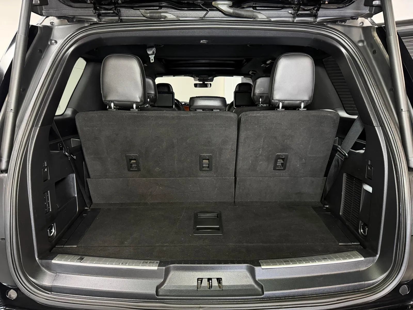 Used 2018 Lincoln Navigator Reserve w/ Technology Package AWD/4WD image 13