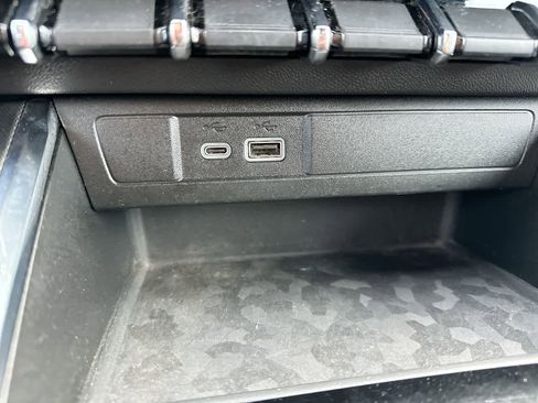 Used 2024 GMC Canyon Elevation w/ Convenience Package image 33