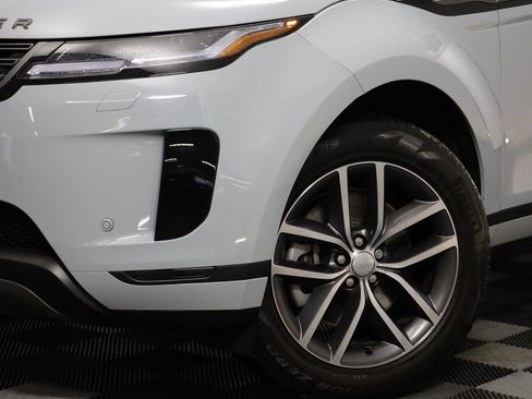 Used 2026 Land Rover Range Rover Evoque S image 3