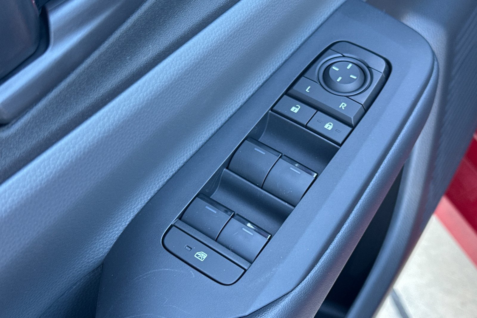 New 2027 Toyota Prius LE FWD image 26