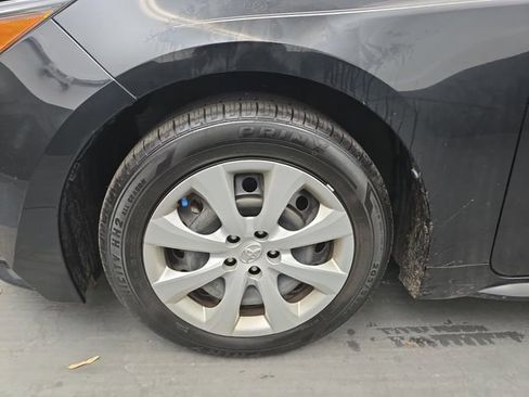 Used 2022 Toyota Corolla LE image 15