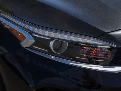 Used 2023 Kia Forte LXS FWD image 4