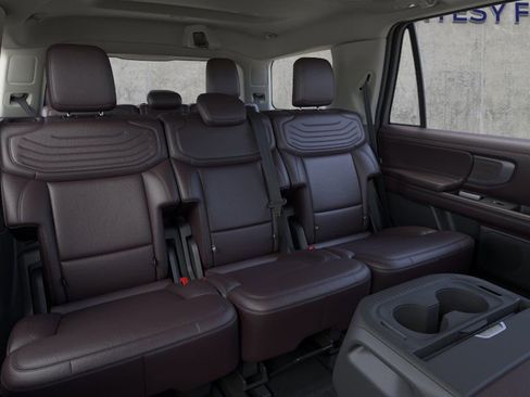New 2026 Ford Expedition Platinum image 11