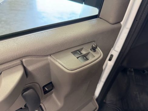 Used 2025 GMC Savana 3500 LT w/ LT Preferred Equipment Group RWD image 12