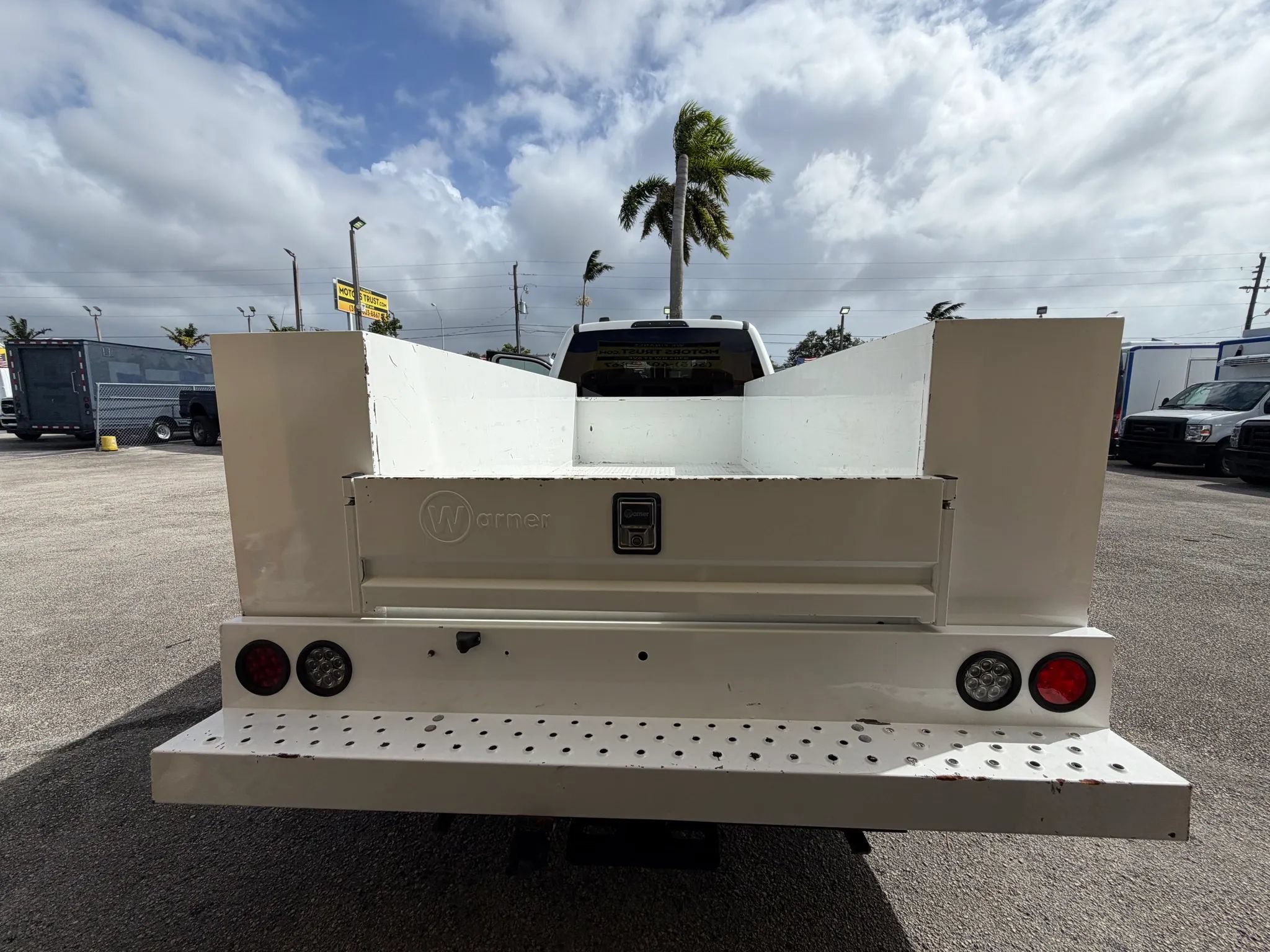 Used 2022 Ford F350 4x4 Crew Cab XLT image 6