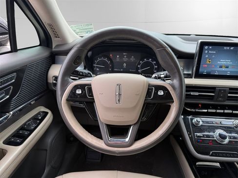 Used 2021 Lincoln Corsair FWD image 12