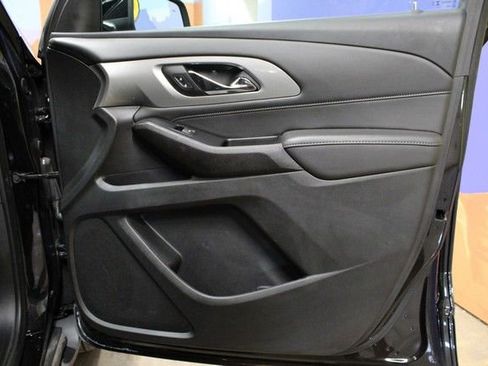 Used 2023 Chevrolet Traverse LT FWD image 10