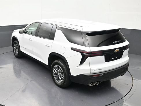 Used 2024 Chevrolet Traverse LS FWD image 14
