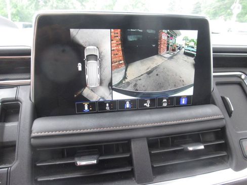 Used 2024 GMC Yukon XL AT4 w/ Technology Package AWD/4WD image 33