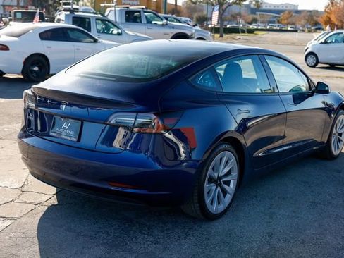 Used 2022 Tesla Model 3 Standard Range image 16