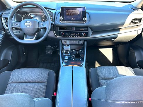 Certified 2025 Nissan Rogue SV image 20