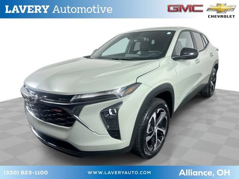 Used 2024 Chevrolet Trax RS w/ Driver Confidence Package FWD image 1