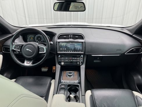 Used 2018 Jaguar F-PACE S AWD/4WD image 18