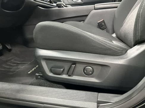 Used 2024 Nissan Rogue SV AWD/4WD image 26