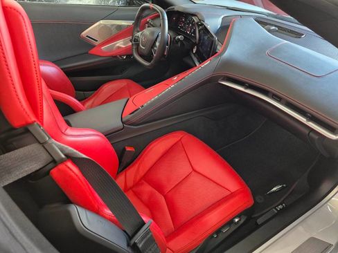 Used 2021 Chevrolet Corvette Stingray Preferred Cpe w/ Z51 Performance Package image 8