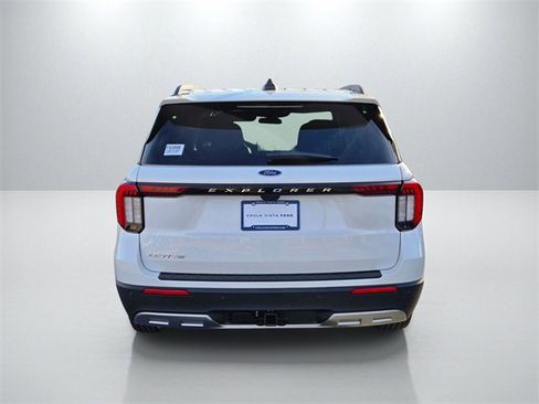 New 2026 Ford Explorer Active w/ Active Comfort Package image 5