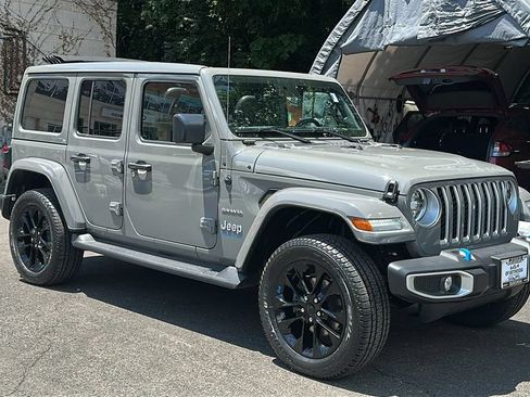 Used 2023 Jeep Wrangler Unlimited Sahara w/ Cold Weather Group AWD/4WD image 1