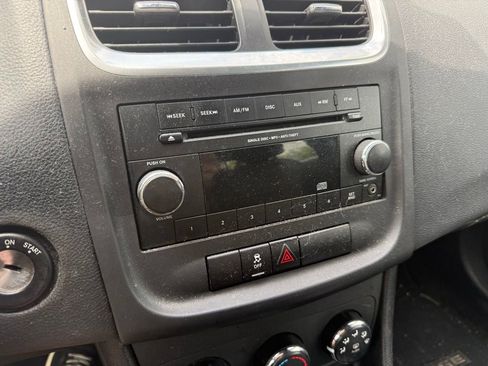 Used 2013 Dodge Avenger SE FWD image 13