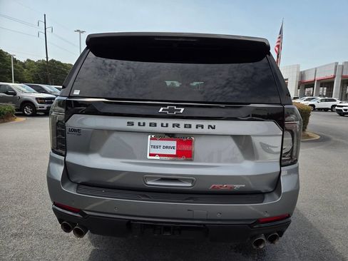 Used 2025 Chevrolet Suburban RST w/ Comfort Package AWD/4WD image 10