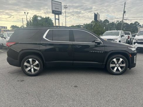 Used 2022 Chevrolet Traverse LT w/ LT Premium Package FWD image 5