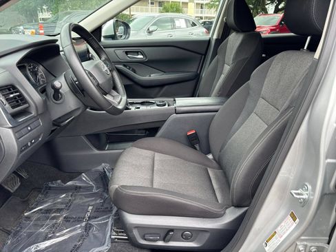 Used 2025 Nissan Rogue SV AWD/4WD image 24