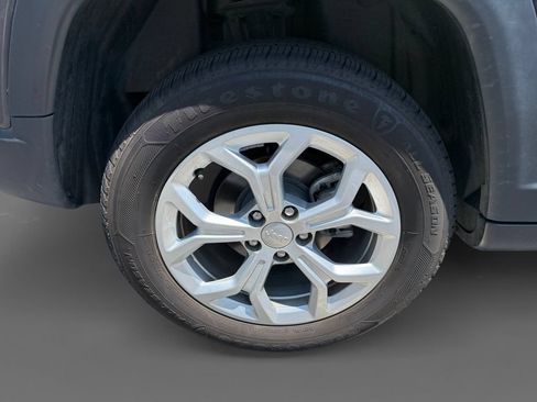 Certified 2024 Jeep Compass Latitude AWD/4WD image 10