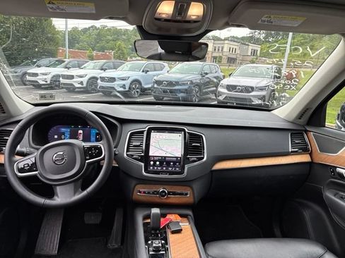 Used 2023 Volvo XC90 B6 Plus AWD/4WD image 20