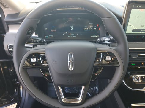 New 2026 Lincoln Corsair Premiere image 16